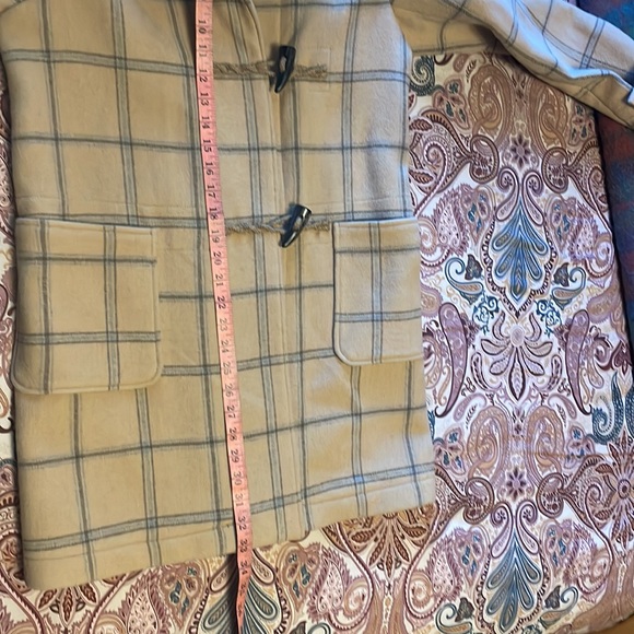 Ines de La Fressange and Uniqlo colab beige plaid duffle coat - Picture 9 of 12